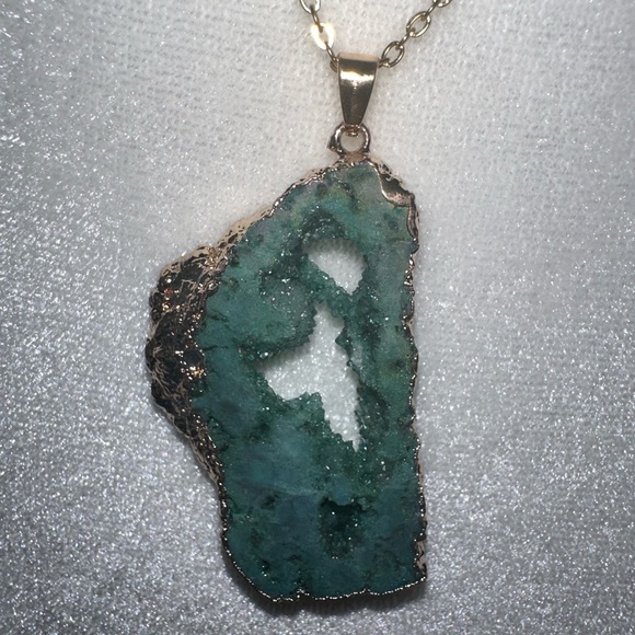 Jewelry - Raw Green Amethyst Crystal Quartz Druzy Pendant Gold plated Necklace